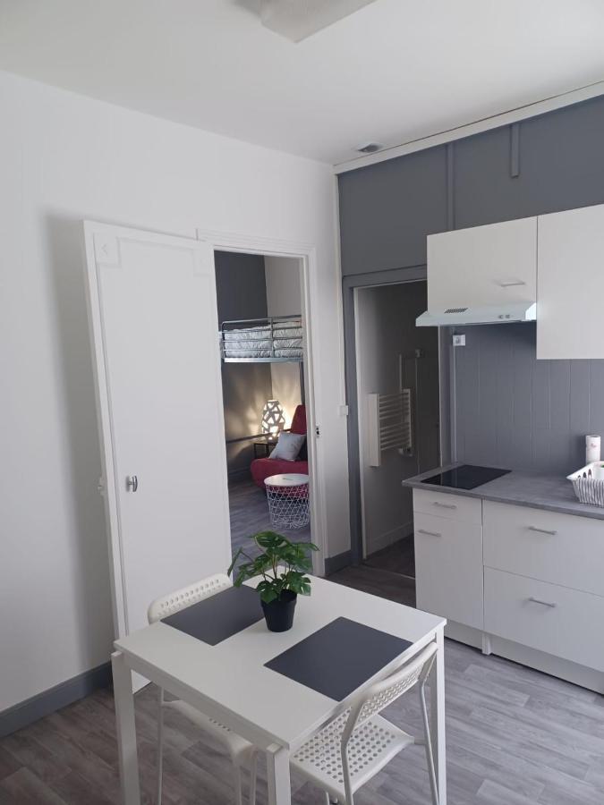 Le Carnot Proche Gare Et Iut Chez Adrien Apartment แซ็ง-ก็องแต็ง ภายนอก รูปภาพ
