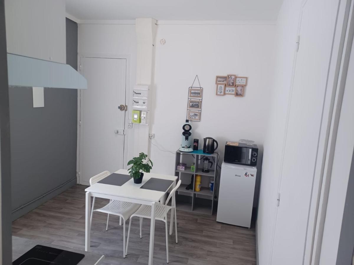 Le Carnot Proche Gare Et Iut Chez Adrien Apartment แซ็ง-ก็องแต็ง ภายนอก รูปภาพ